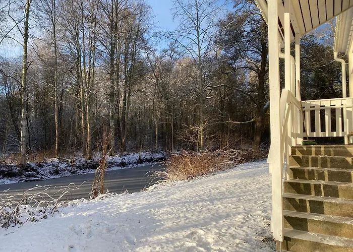 Daire Idyllic Charm- With A Moat! *